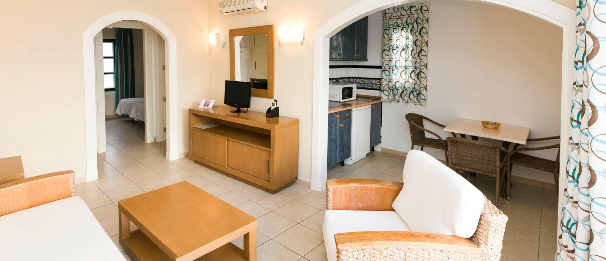 Apartamentos Livvo Пуерто-де-Моган Екстер'єр фото